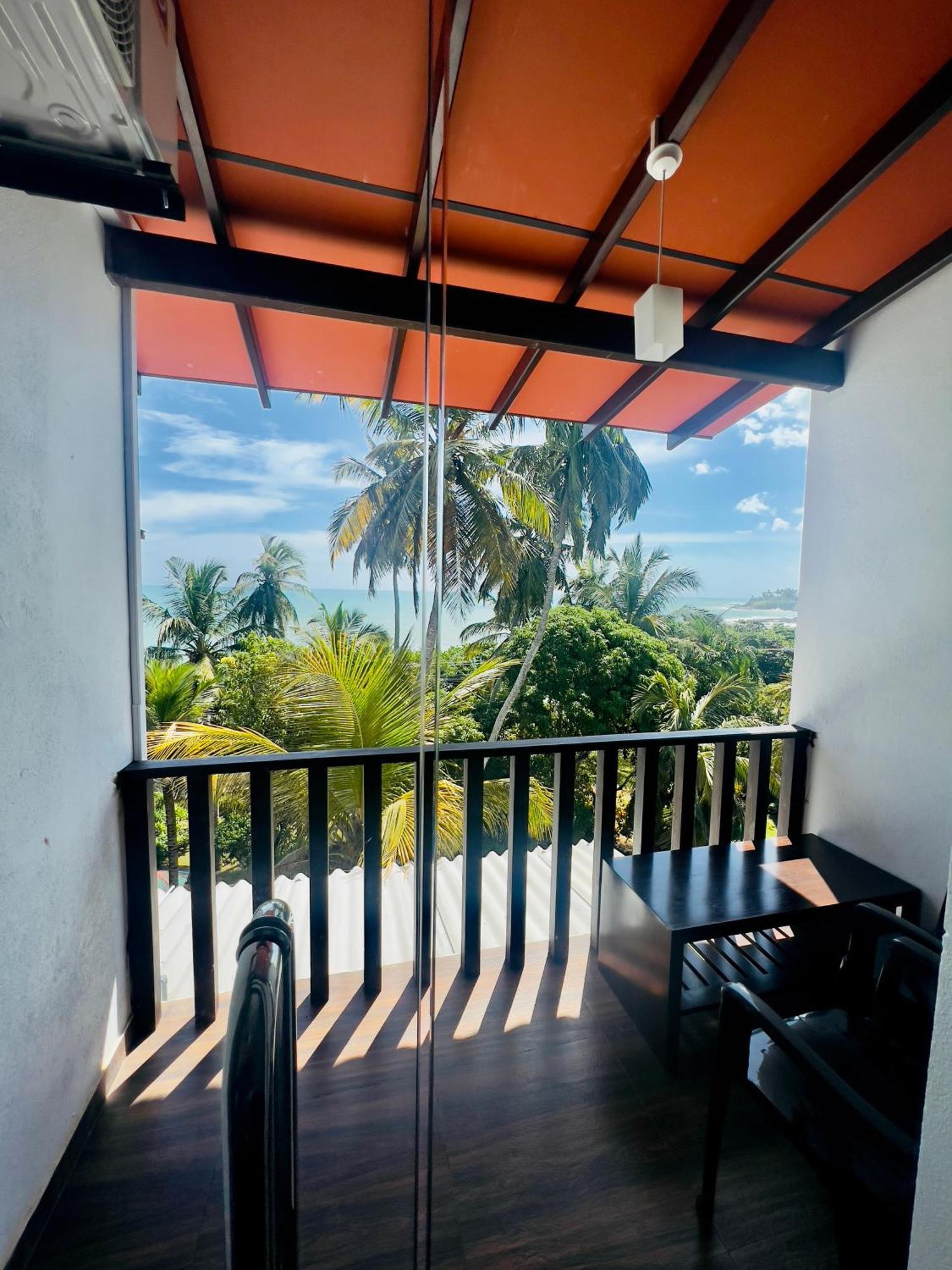 Sea View Tourist Inn Tangalle Exterior photo