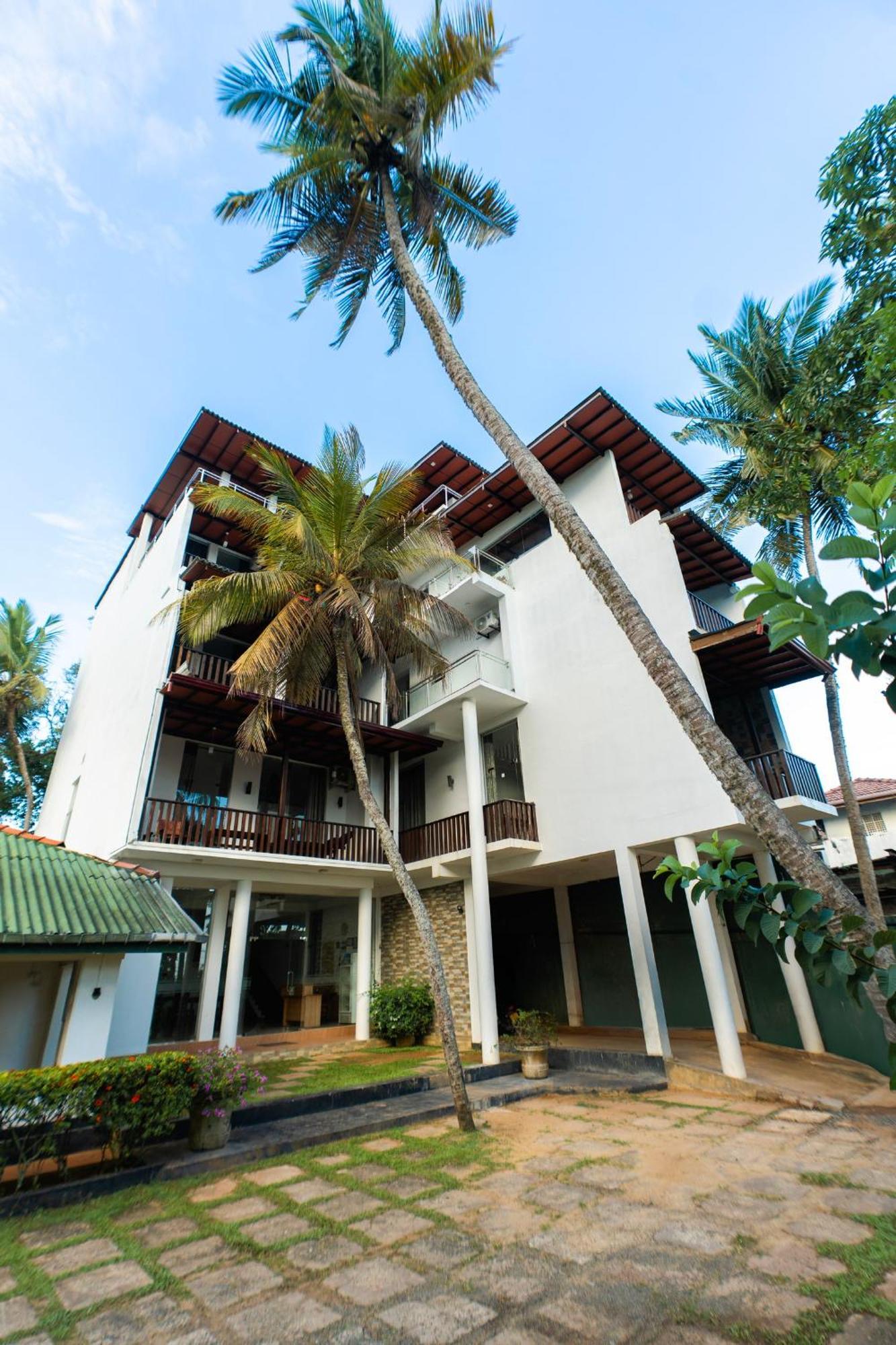 Sea View Tourist Inn Tangalle Exterior photo