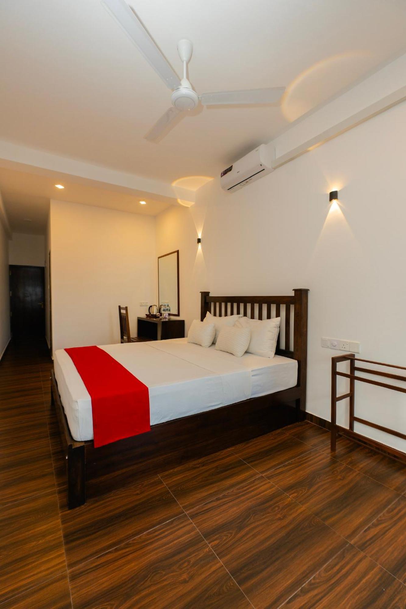 Sea View Tourist Inn Tangalle Exterior photo