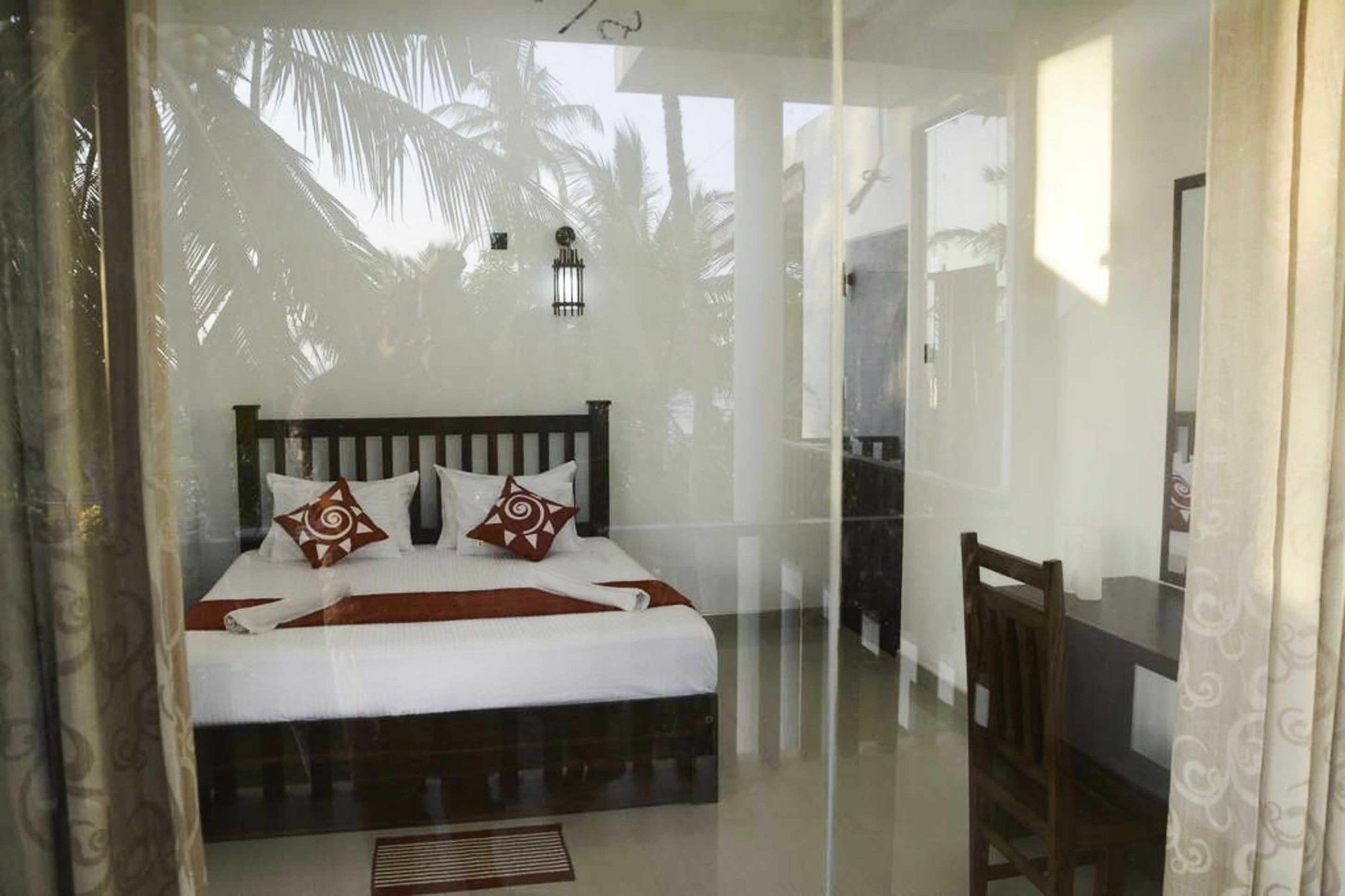 Sea View Tourist Inn Tangalle Exterior photo