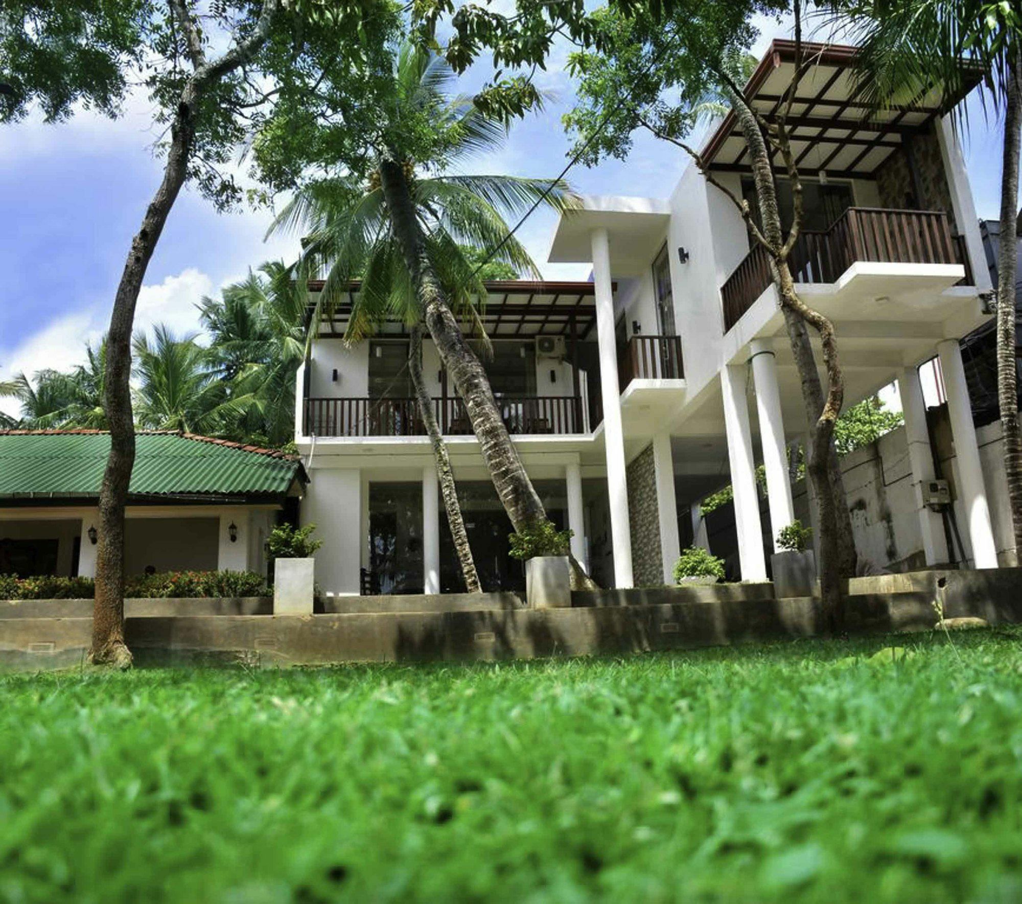 Sea View Tourist Inn Tangalle Exterior photo